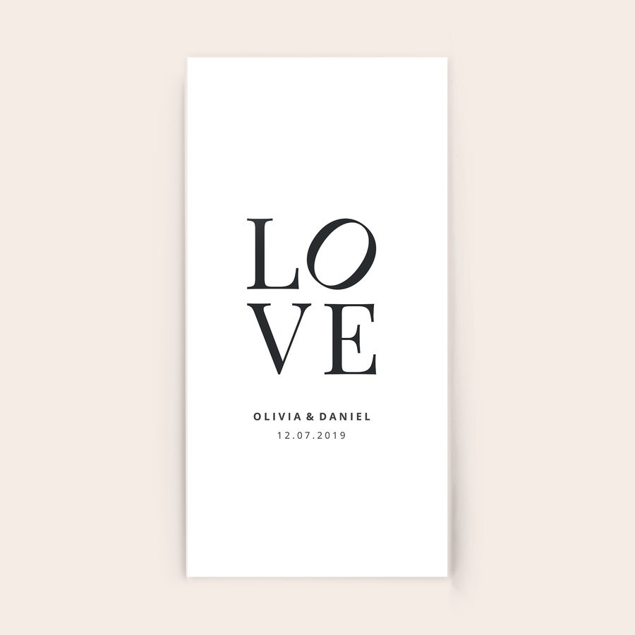 Tableau photo plexiglas Photo sur plexiglas avec impression personnalisée "LOVE", les prénoms Olivia & Daniel et la date 12.07.2019.