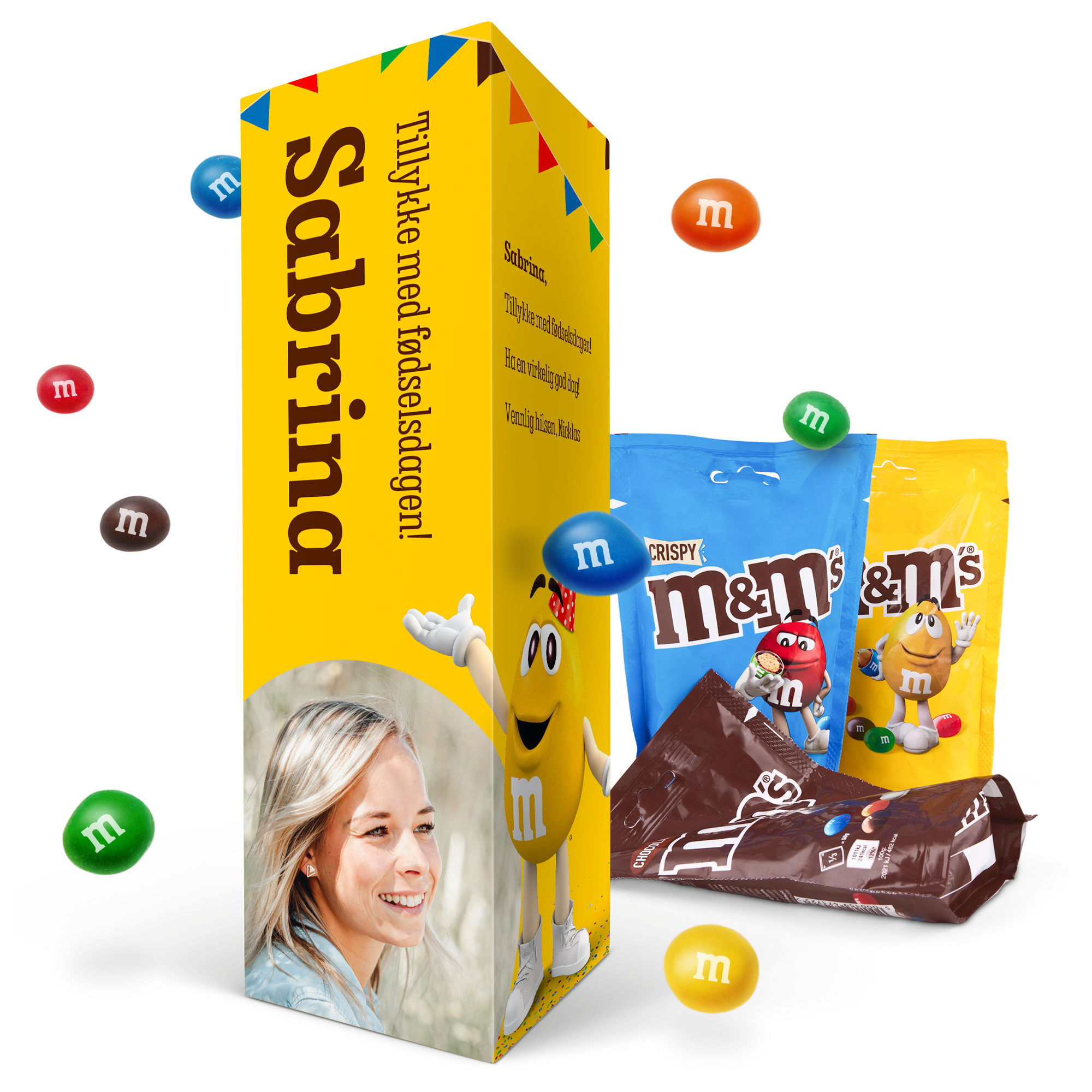 Personlig M&M's chokoladegave i gul æske trykt med billede, navn Sabrina og fødselsdagshilsen