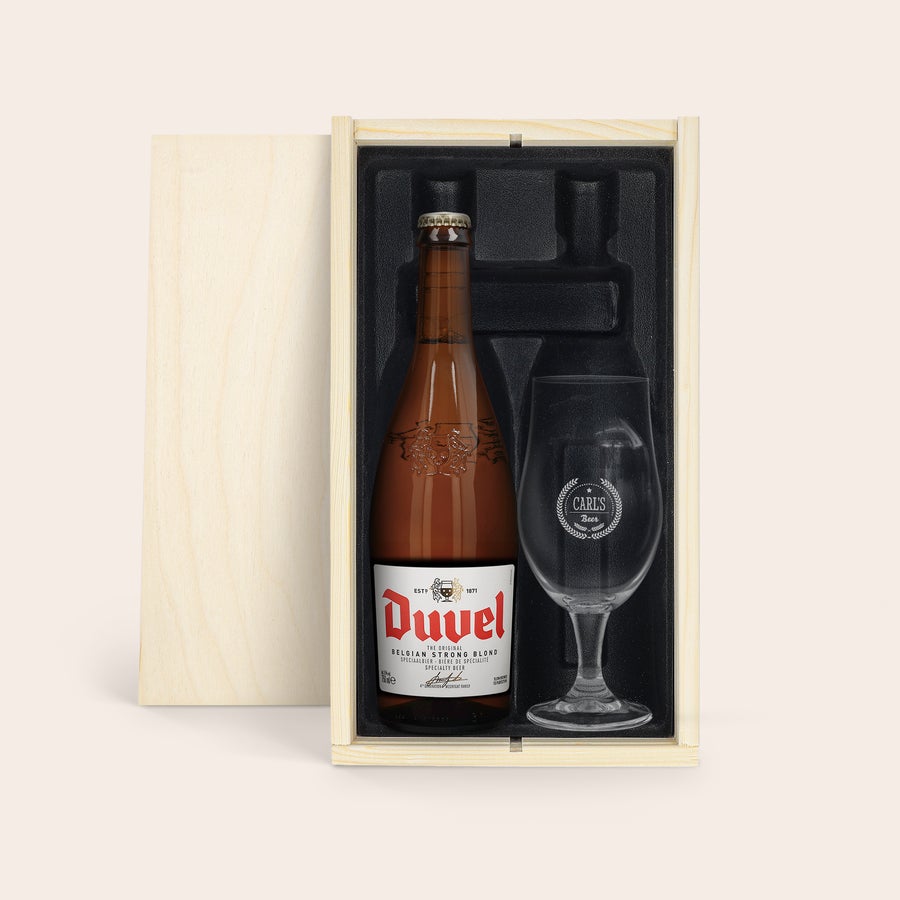 Duvel XL Ølflaske med egen tekst og billede Ølgave til en ølkender: Duvel ølflaske med personlig etikette og graveret glas i trækasse med foto og tekst
