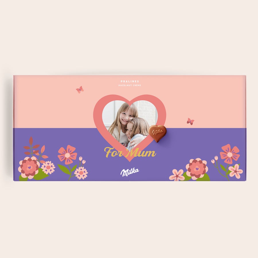 Milka Praline Materinski dan Personalizirana darilna škatla čokolade Say it with Milka s cvetličnim potiskom, natisnjeno fotografijo v srcu in napisom For Mum