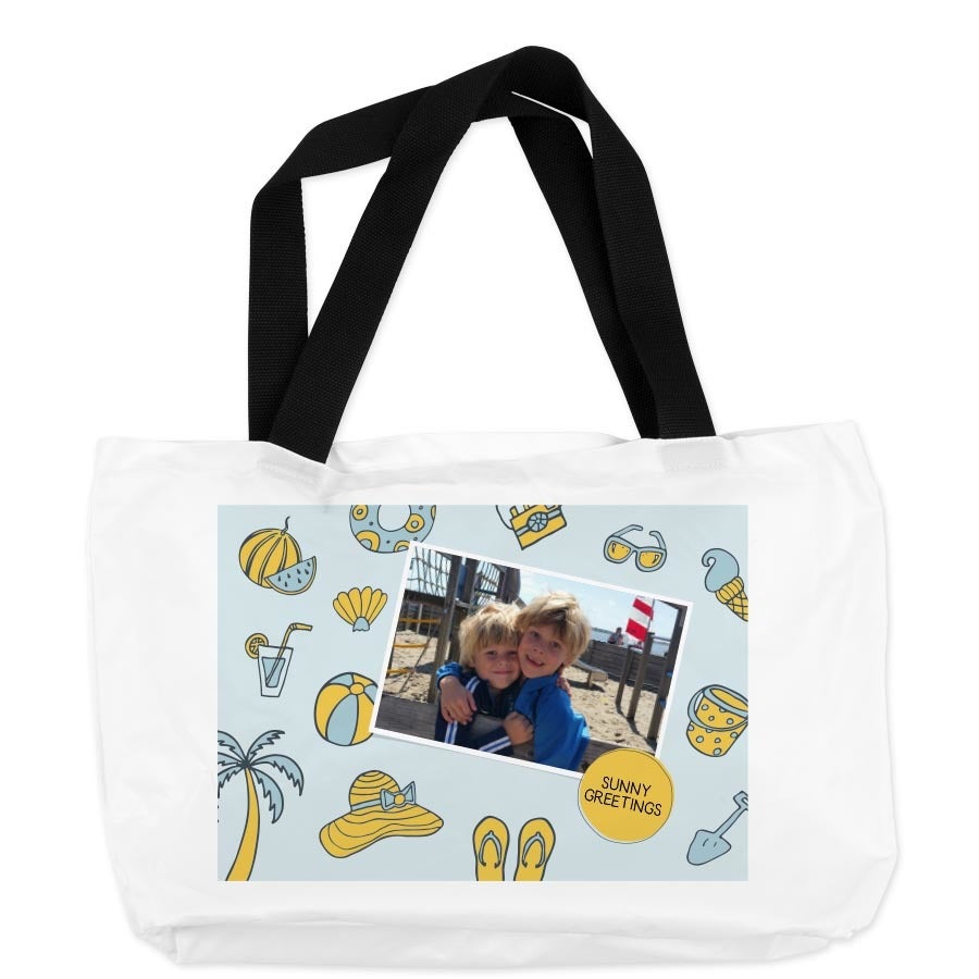 Bolsa de praia personalizada com foto de duas crianças e mensagem Sunny Greetings para dias de praia personalizados com uma bolsa de praia estampada