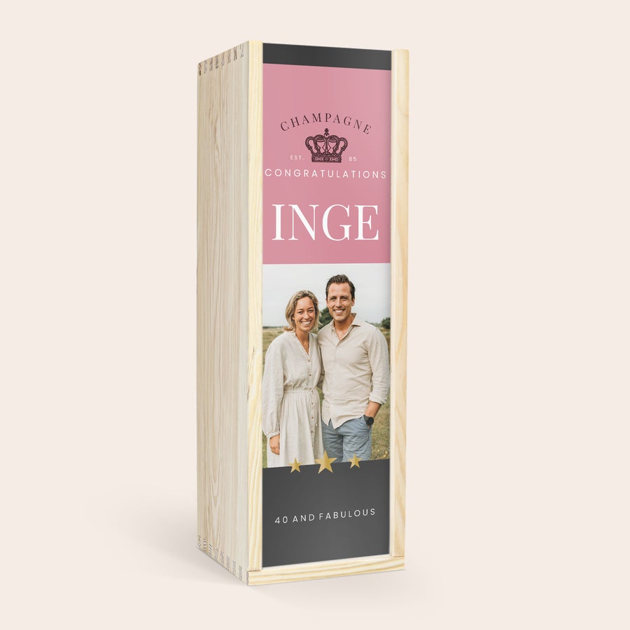 Personalised Champagne Gift - Moët et Chandon Brut - Wooden Case Moet & Chandon champagne in a wooden case with a personalized photo and "Inge" printed on the lid