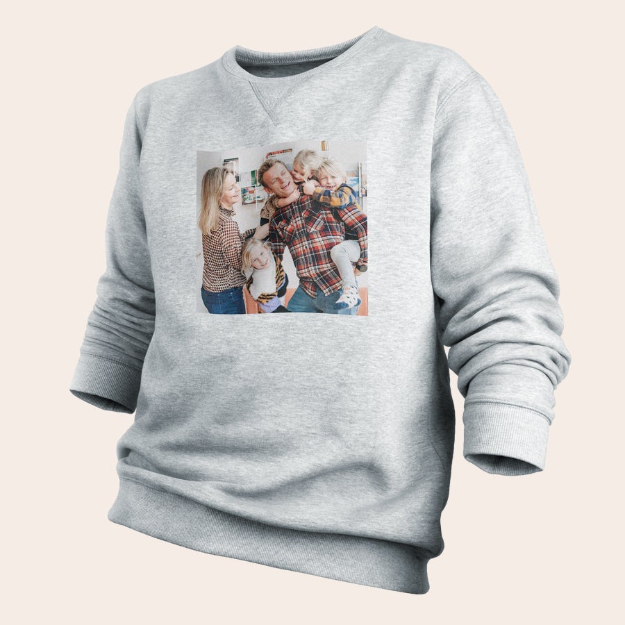 Trui heren bedrukken Grijze bedrukte sweater voor heren met een gepersonaliseerde foto van een gezin.