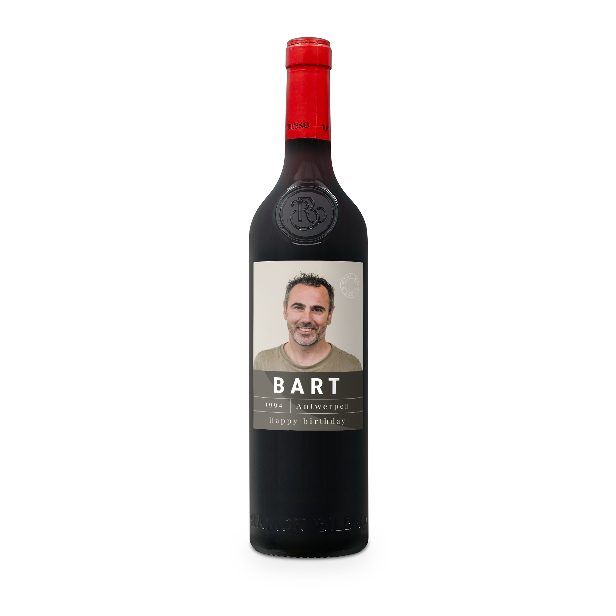 Fles Ramon Bilbao Crianza rode wijn met gepersonaliseerd etiket, bedrukt met een foto en de tekst Bart, 1994, Antwerpen, Happy birthday.