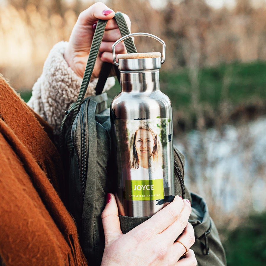 Personalised gym bottle with bamboo lid