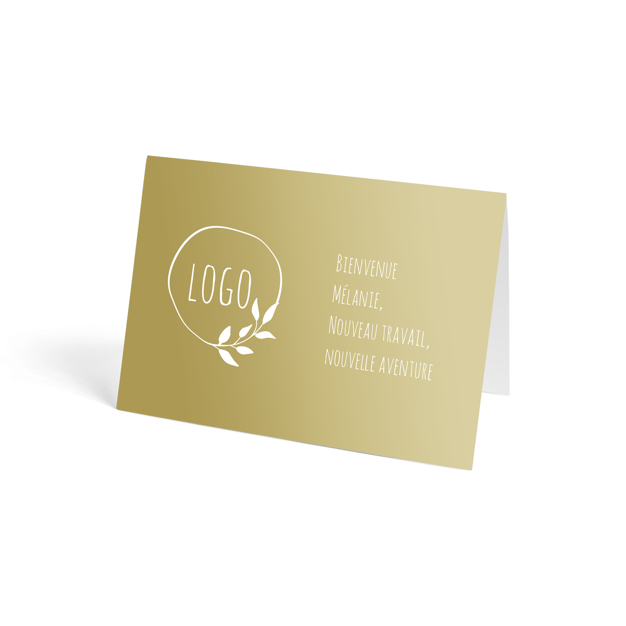 Carte postale personnalisée dorée avec texte blanc BIENVENUE MÉLANIE, NOUVEAU TRAVAIL, NOUVELLE AVENTURE et logo décoratif fleuri, parfaite pour accompagner des Roses postales - Rouge.