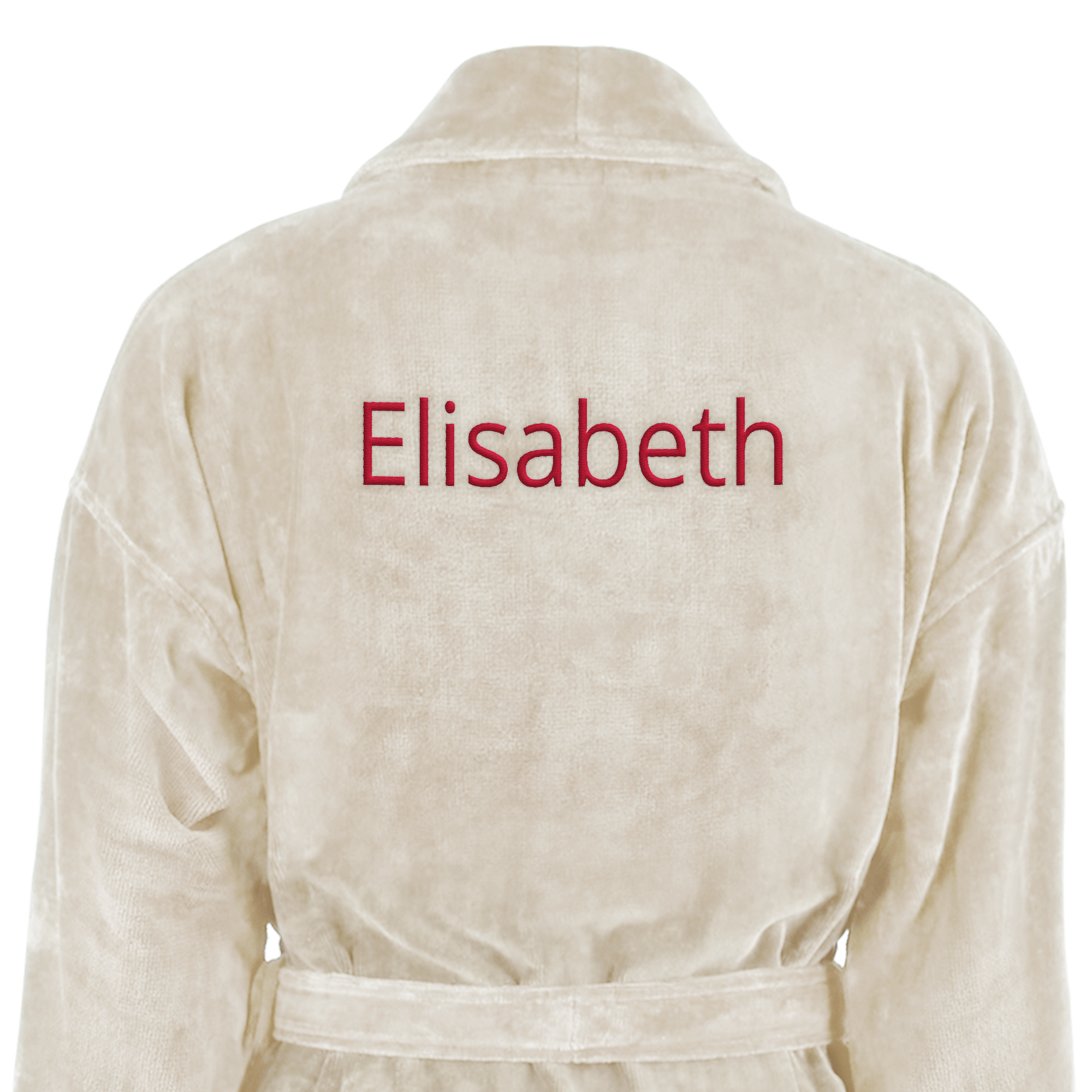 Myk, beige badekåpe brodert med navnet "Elisabeth" i rød tråd på ryggen.