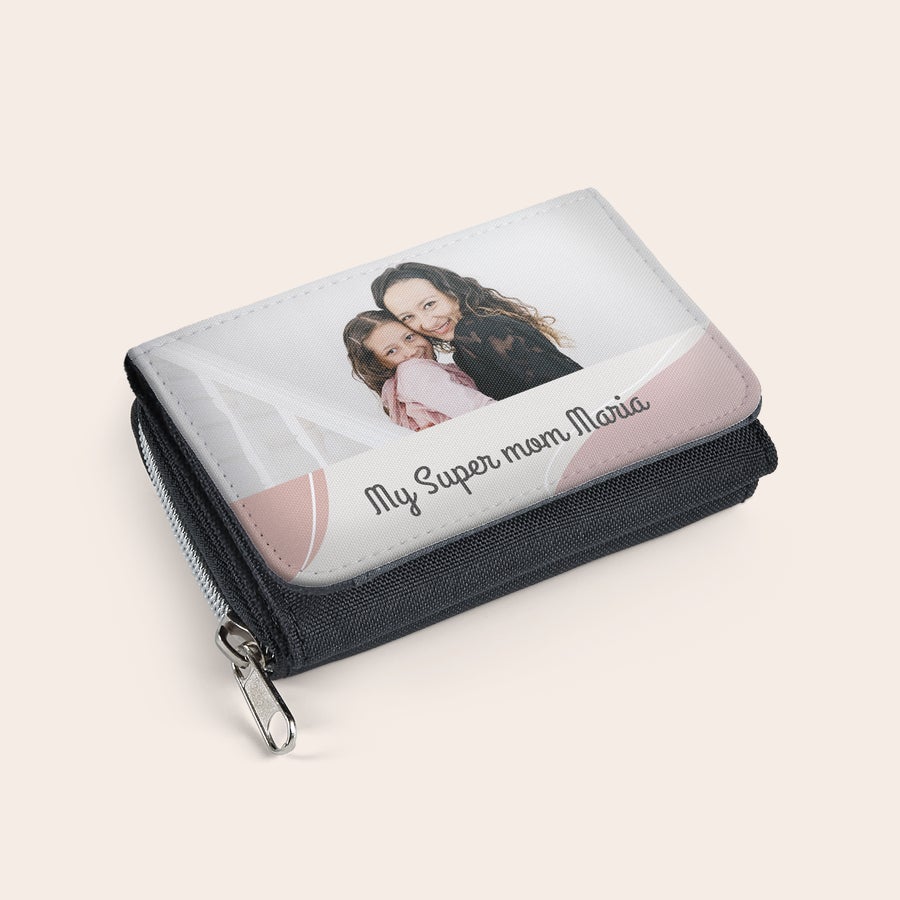 Cartera personalizada con foto Billetera pequeña personalizada con foto de madre e hija, texto "My Super mom Maria" impreso y diseño en tonos rosa.