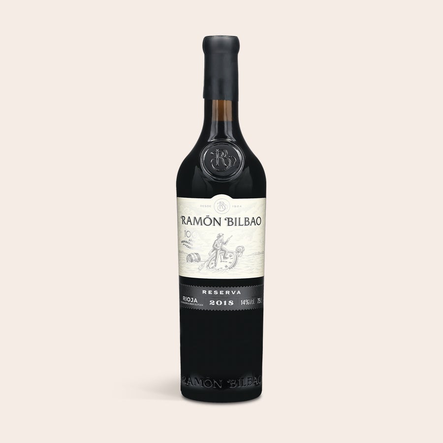 Rødvin med personlig etikette - Ramon Bilbao Reserva Ramon Bilbao Reserva rødvin med et personligt etiket, der viser mærke og årgang.