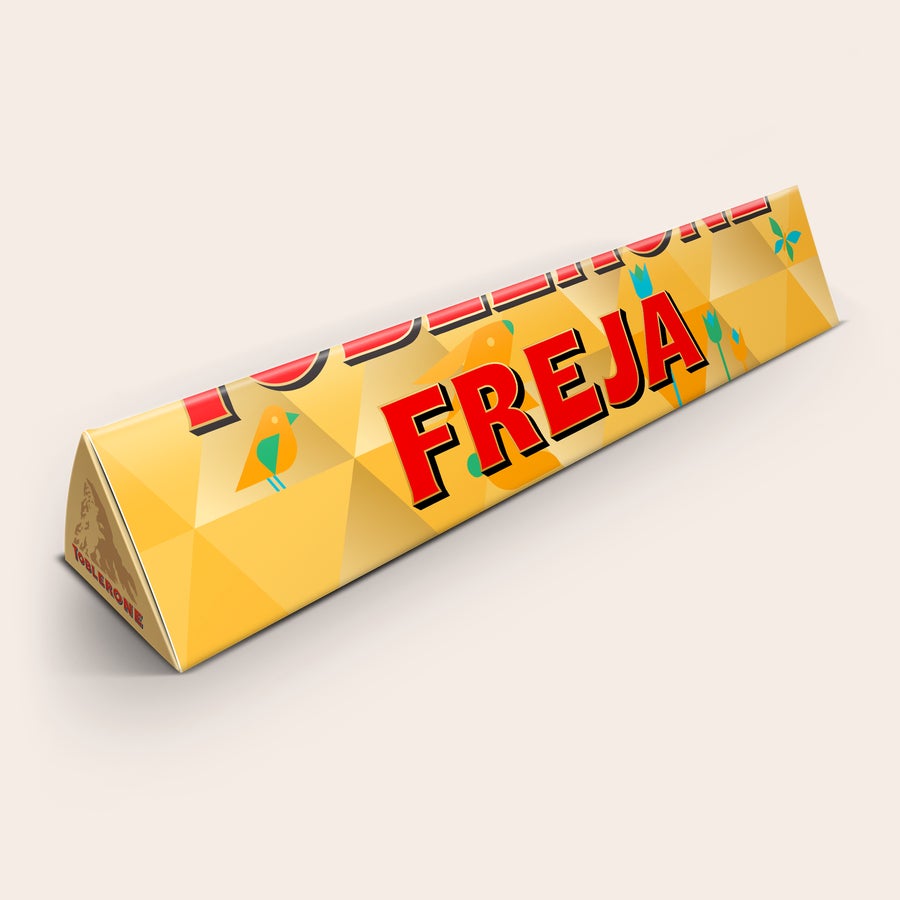 Toblerone Påskchoklad med namn och foto Personlig Toblerone med namn FREJA och påskmotiv på omslaget. Perfekt påskpresent med eget foto.