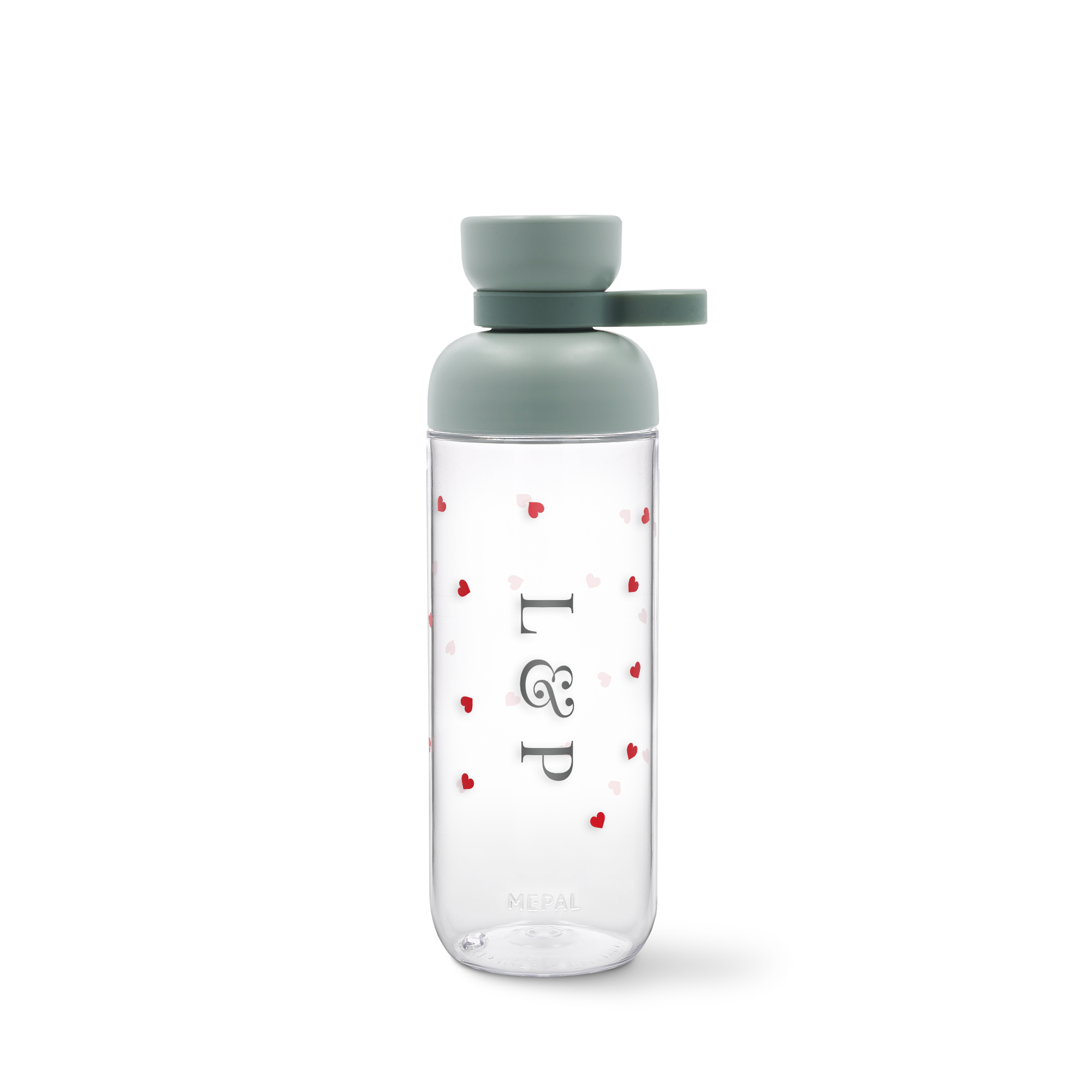 Sticlă de apă Mepal cu capac verde și inițialele L&P personalizate cu inimi roșii, faceți fiecare înghițitură specială.