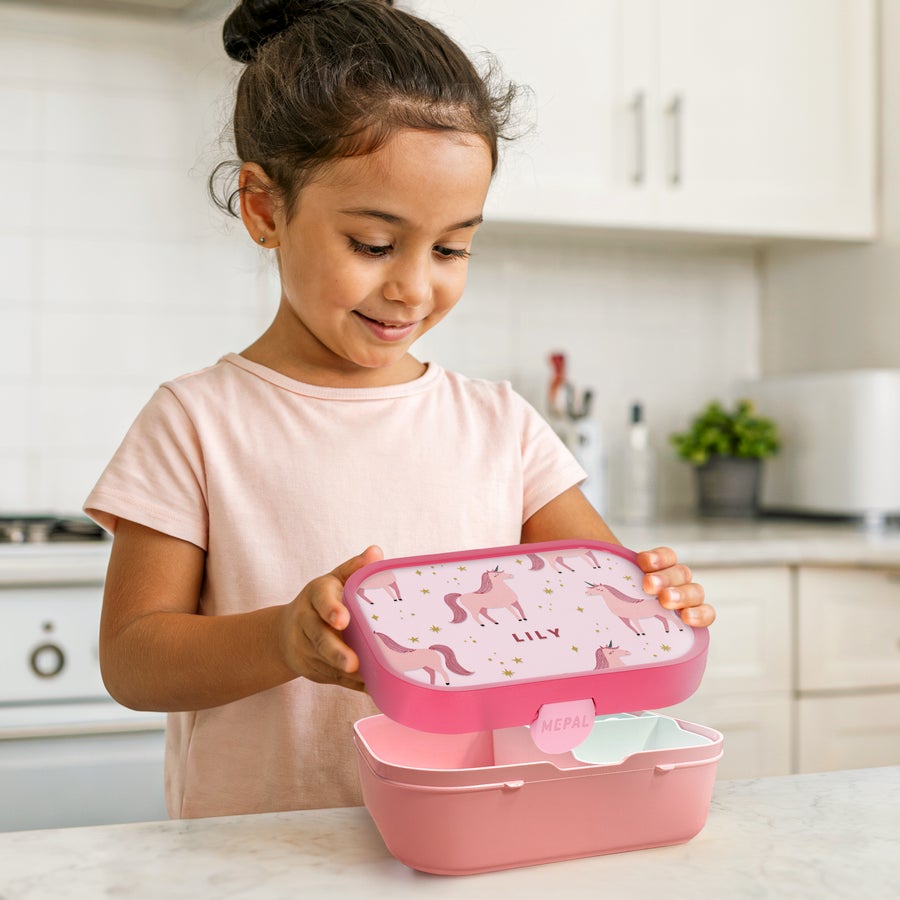 Pudełko na lunch Mepal – spersonalizowane Różowy lunchbox Mepal dla dzieci z imieniem Lily i nadrukiem jednorożców