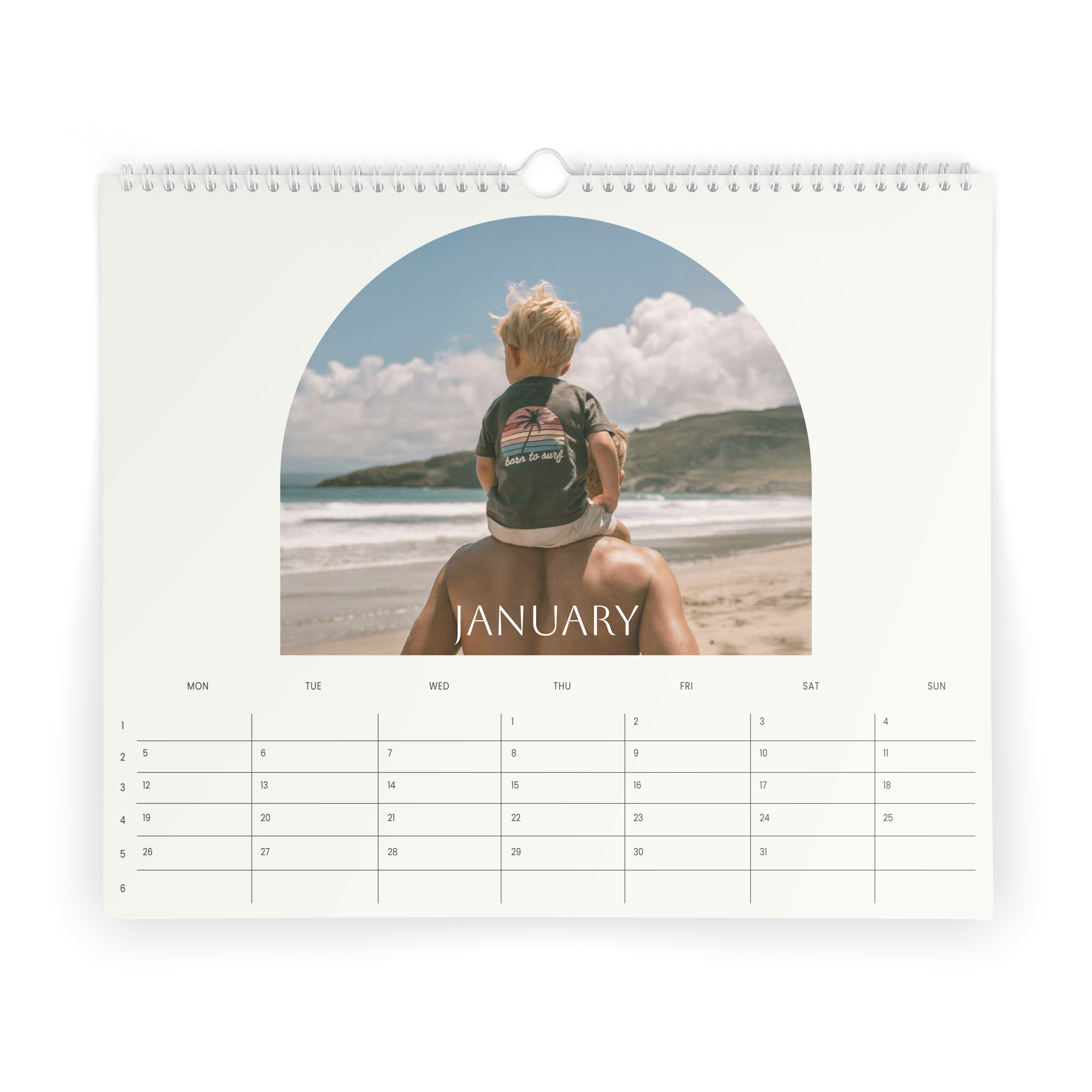 Calendario personalizzato 2026 con foto di un bambino sulla spiaggia, stampato con le tue immagini.