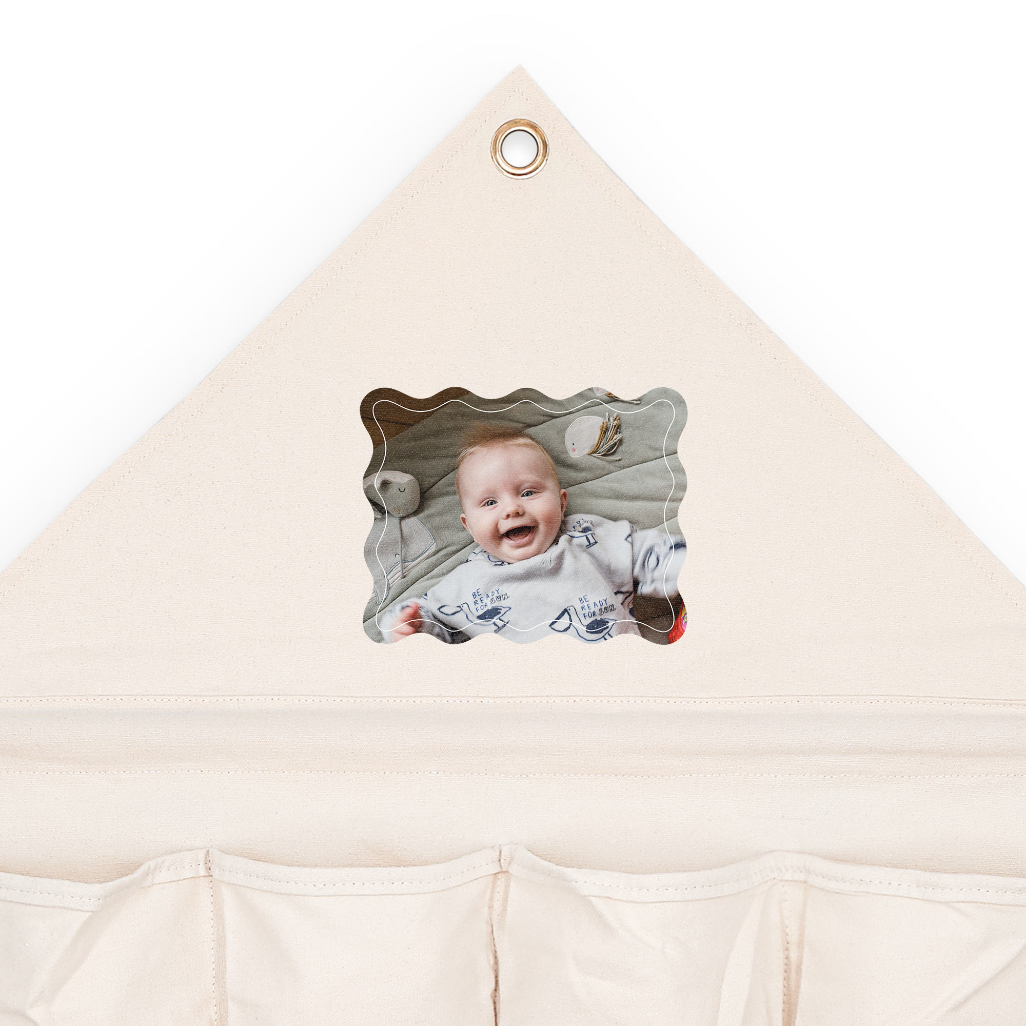 Personliggjort hængende opbevaring med printet babyfoto til at få styr på alle dine ting.