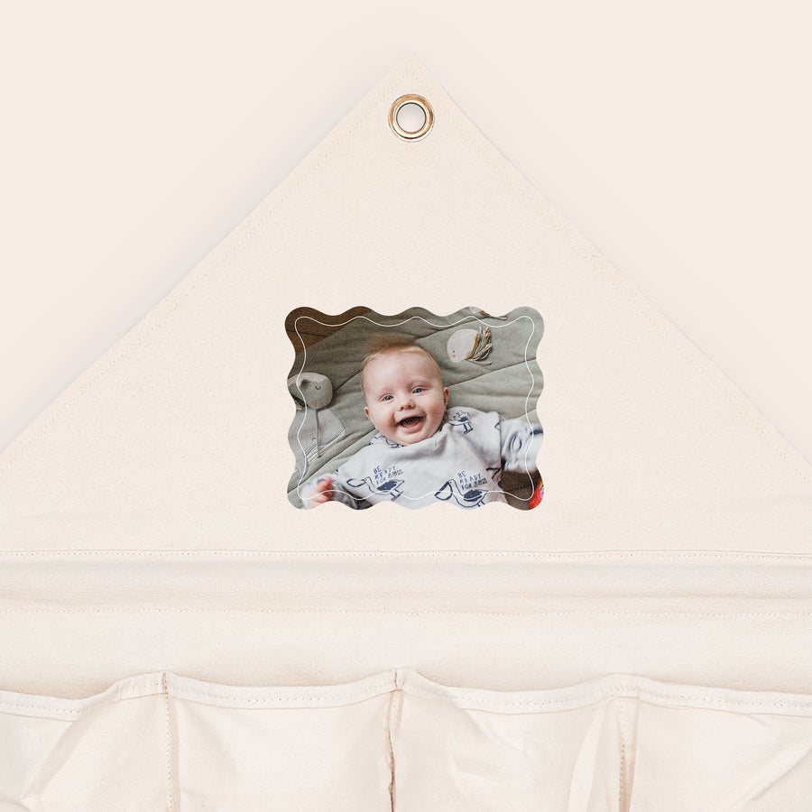 Organizator de buzunar din material textil Organizator de buzunar personalizat cu fotografia unui bebeluș zâmbitor, imprimată pe material textil crem