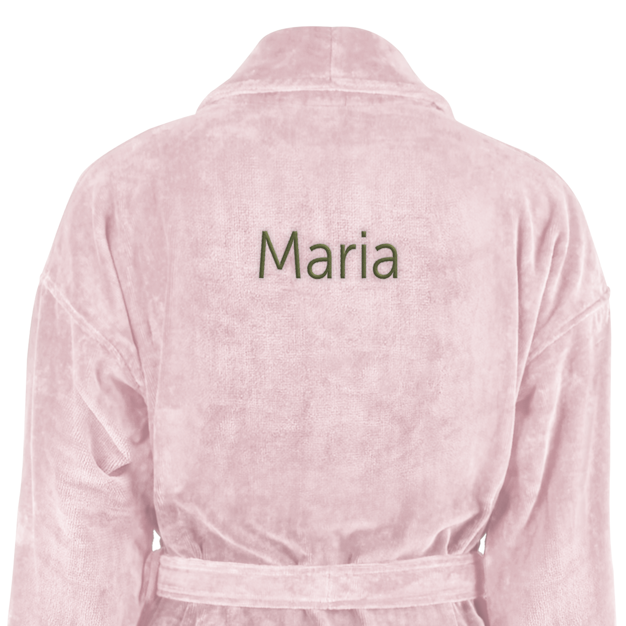 Myk rosa badekåpe brodert med navnet Maria i grønn tråd bak på ryggen, med midjebelte.