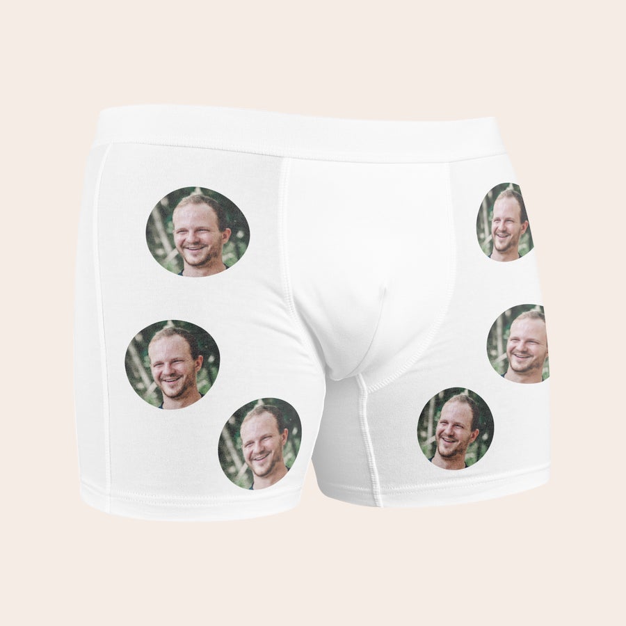 Kalsonger med eget tryck Vita boxershorts med upprepade cirkulära fototryck av en leende mans ansikte, en unik boxershorts med tryck.