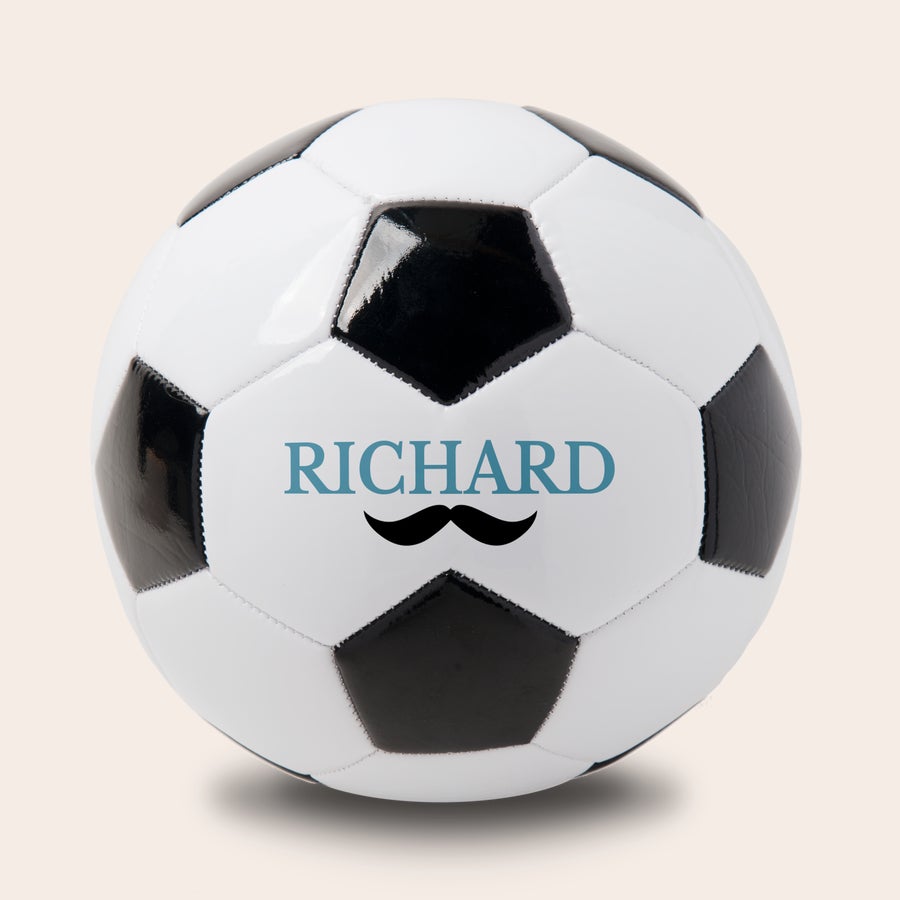 Pallone da calcio personalizzato con nome Pallone da calcio personalizzato bianco e nero con nome Richard stampato e baffi neri