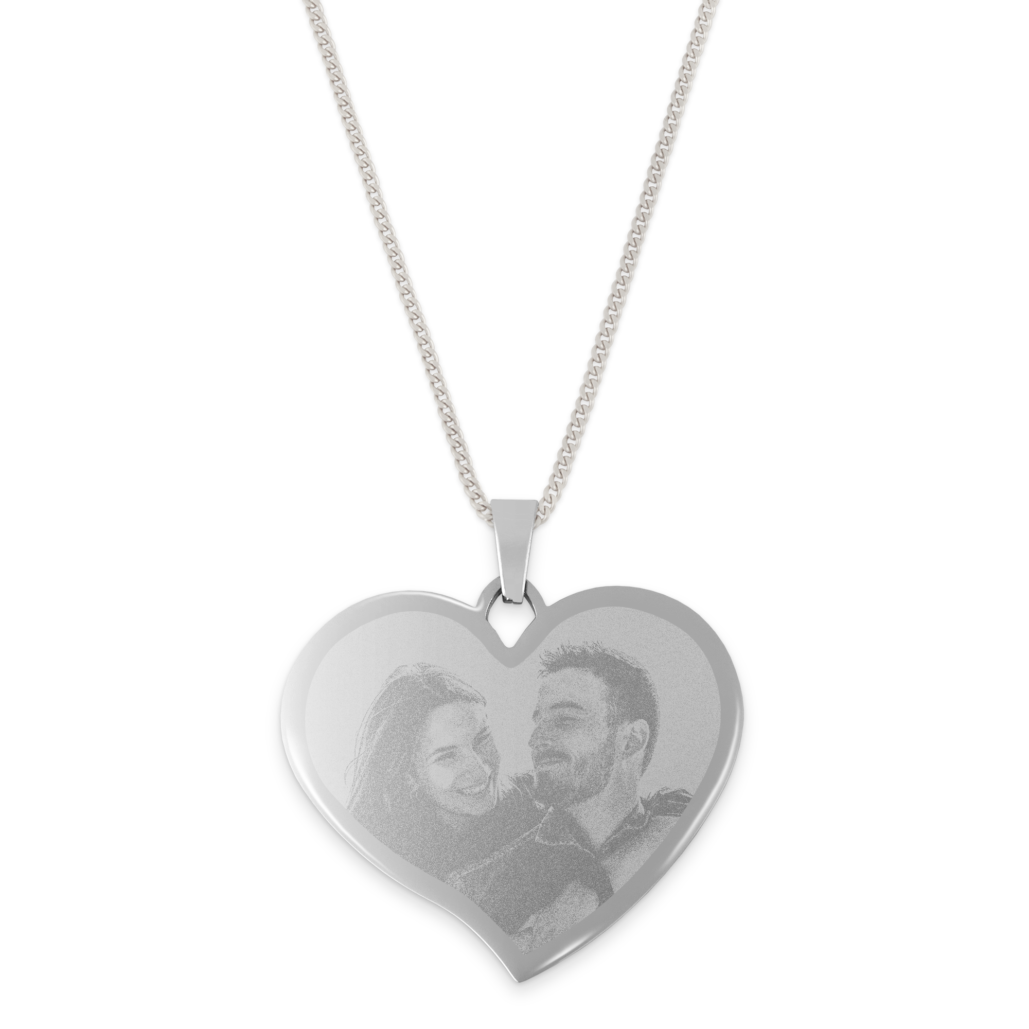 Pingente prateado em formato de coração gravado com foto de um casal, perfeito para personalizar.