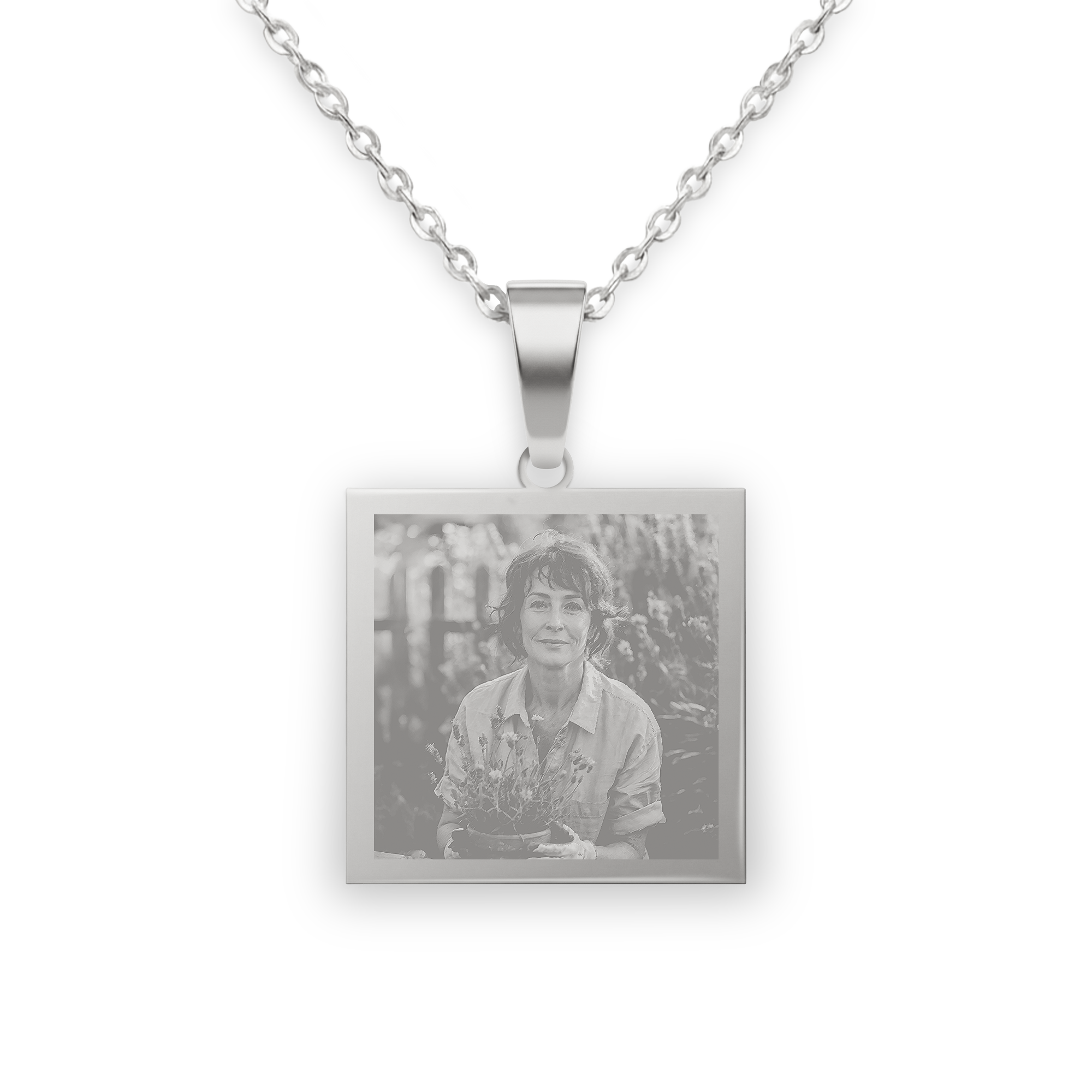 Collana con ciondolo quadrato