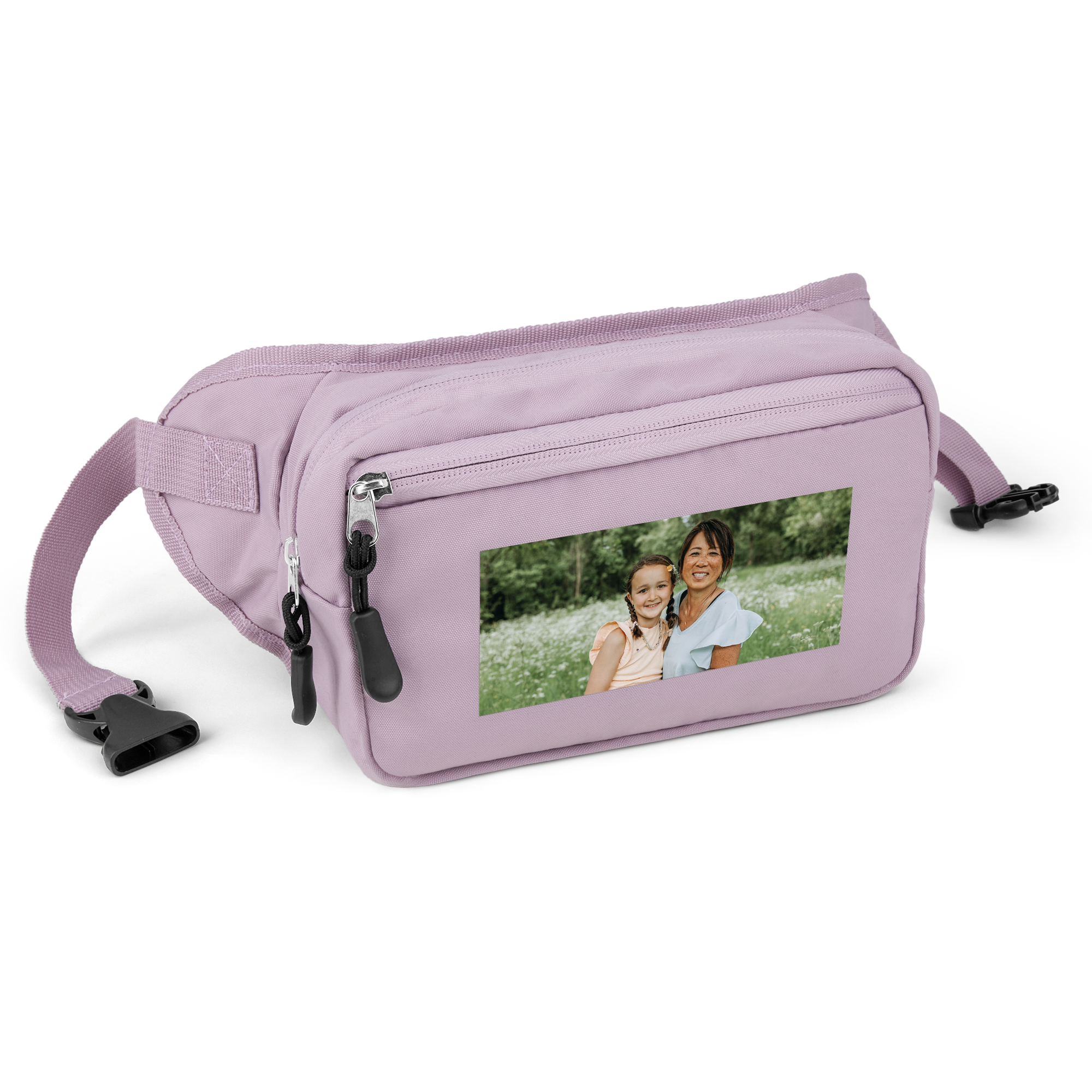 Pochete lilás personalizada com foto impressa de uma mulher e uma menina. Mantenha seus itens essenciais à mão com uma pochete personalizada com seu design.