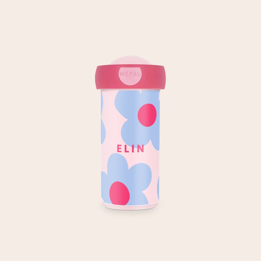Vaso escolar personalizado - Mepal Taza escolar personalizada rosa con diseño de flores azules y el nombre ELIN impreso en rosa.