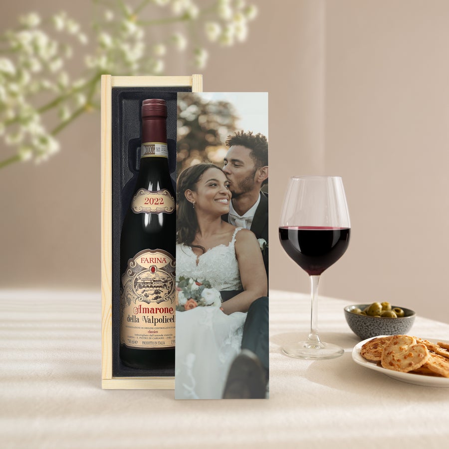 Vin Farina Amarone Valpolicella personnalisé Farina Amarone della Valpolicella - Couvercle imprimé avec une photo de couple pour un cadeau personnalisé.