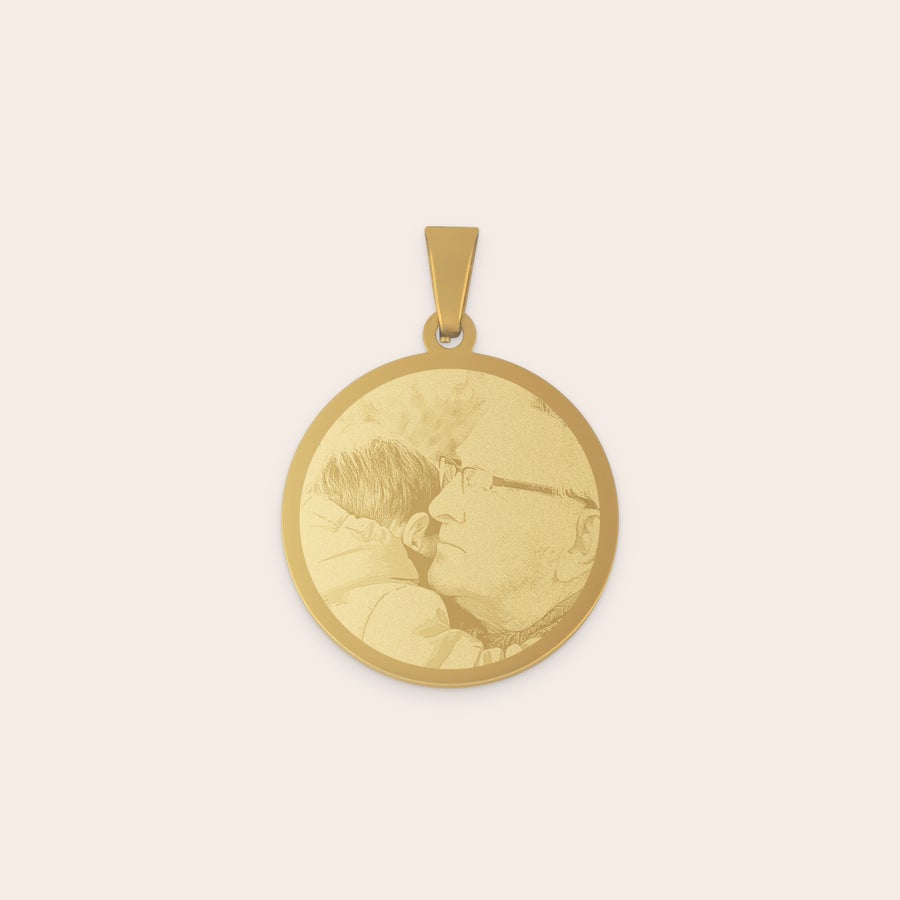Round pendant necklace Round pendant necklace