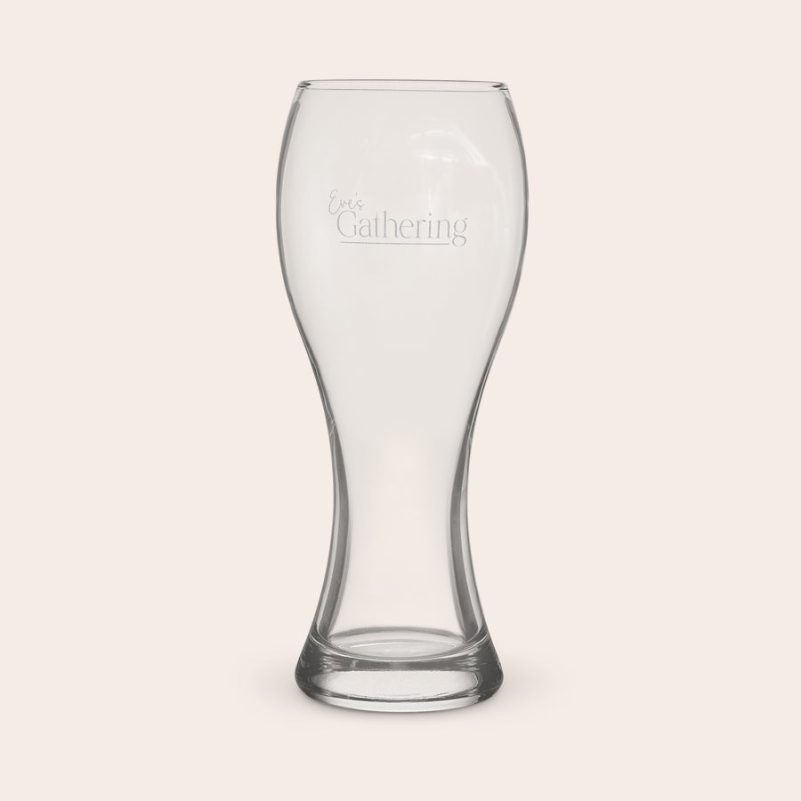 Ølglas - Pilsner Nyd din yndlingsøl fra dette særlige ølglas, som er personligt indgraveret med teksten "Eve's Gathering".