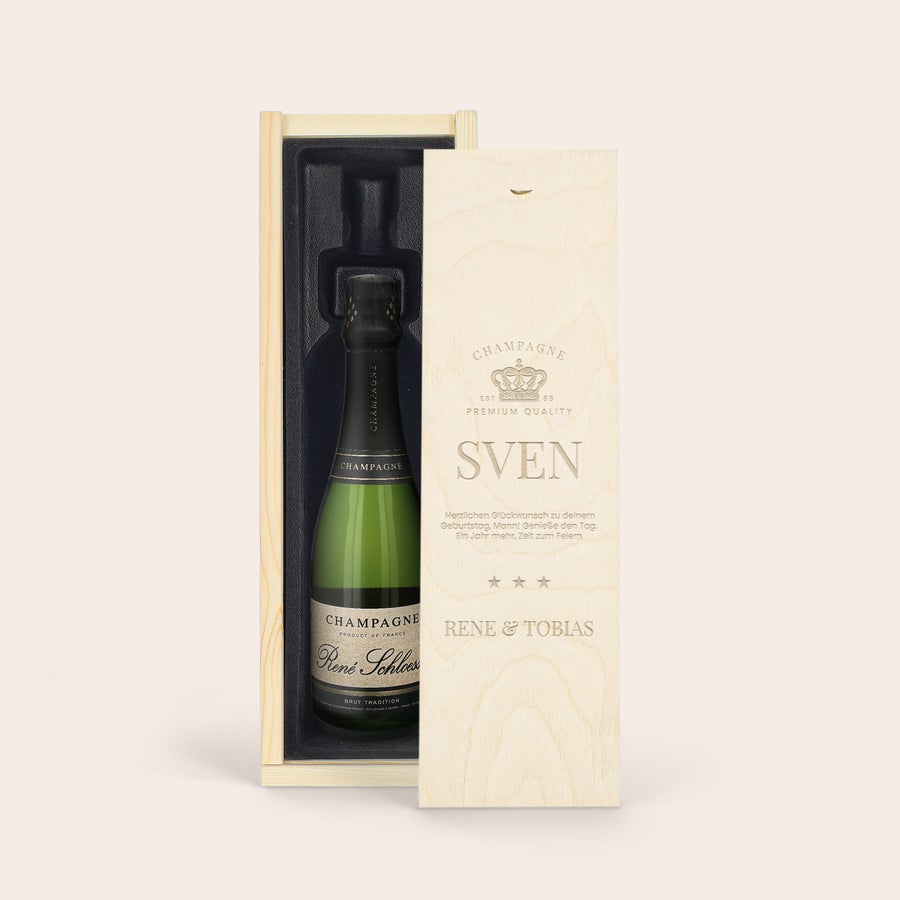 Champagner Rene Schloesser (375ml) personalisieren Personalisierte Flasche René Schloesser Champagner in Holzkiste, graviert mit dem Namen Sven und einem Geburtstagswunsch.