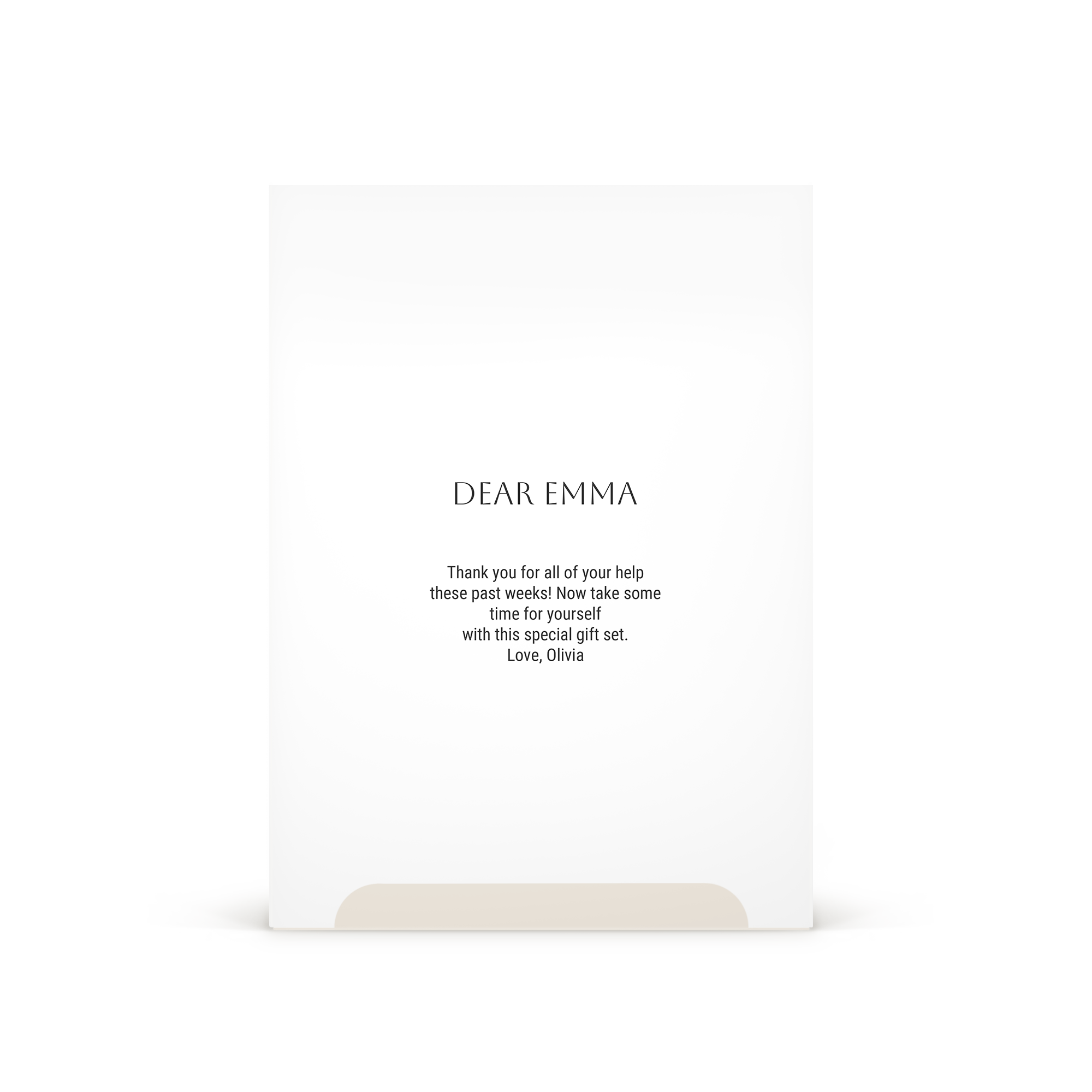 Cartão personalizado com a mensagem "DEAR EMMA... Love, Olivia" para surpreender e mimar