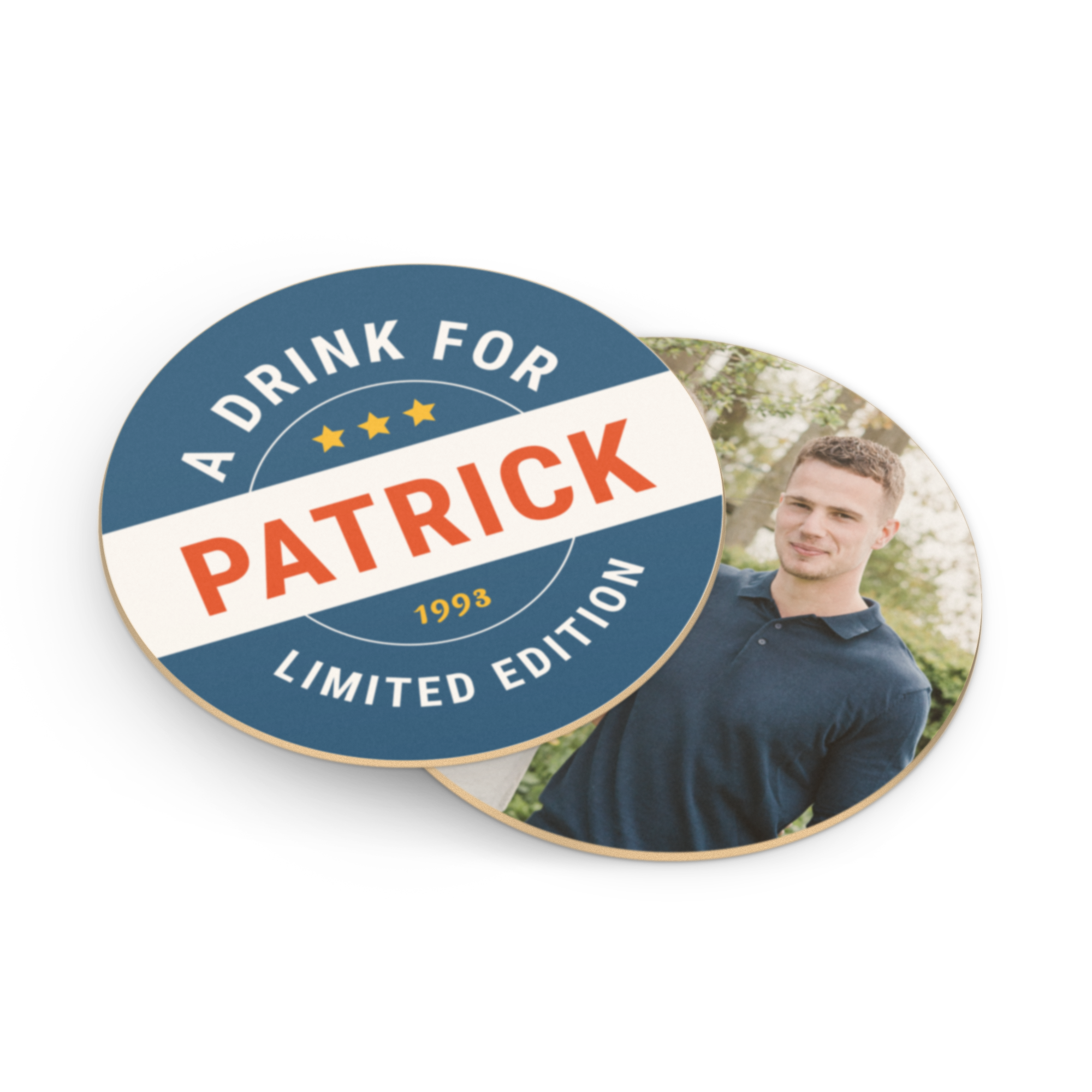 Rund personlig ølbrik coaster med blåt design trykt med navn Patrick og et personligt foto