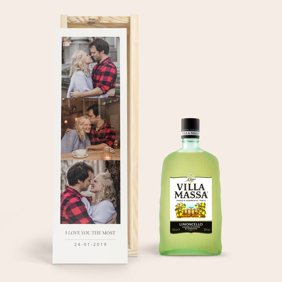 Licor Limoncello Villa Massa - Caixa Personalizada Garrafa de Limoncello Villa Massa em um estojo de madeira personalizado com três fotos impressas e texto