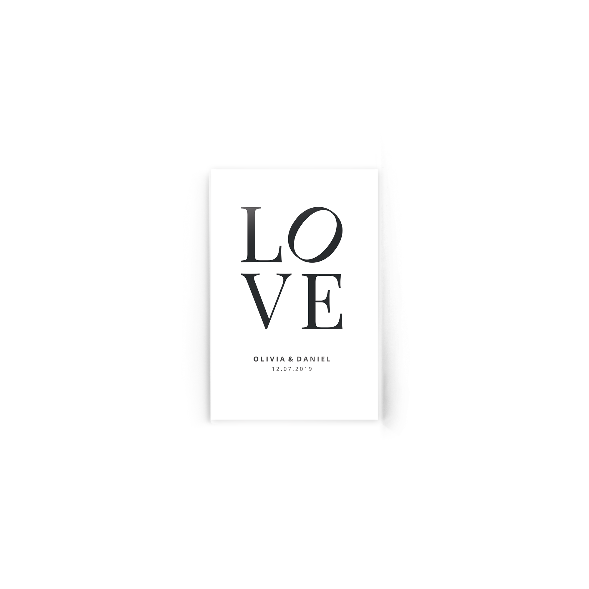 Akryylilevy, jossa on painettuna teksti "LOVE" ja päivämäärä, kuva kuolenna unohtumattomimpia hetkiäsi ainutlaatuisella tavalla.