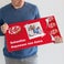 Gigantyczny KitKat z imieniem i zdjęciem