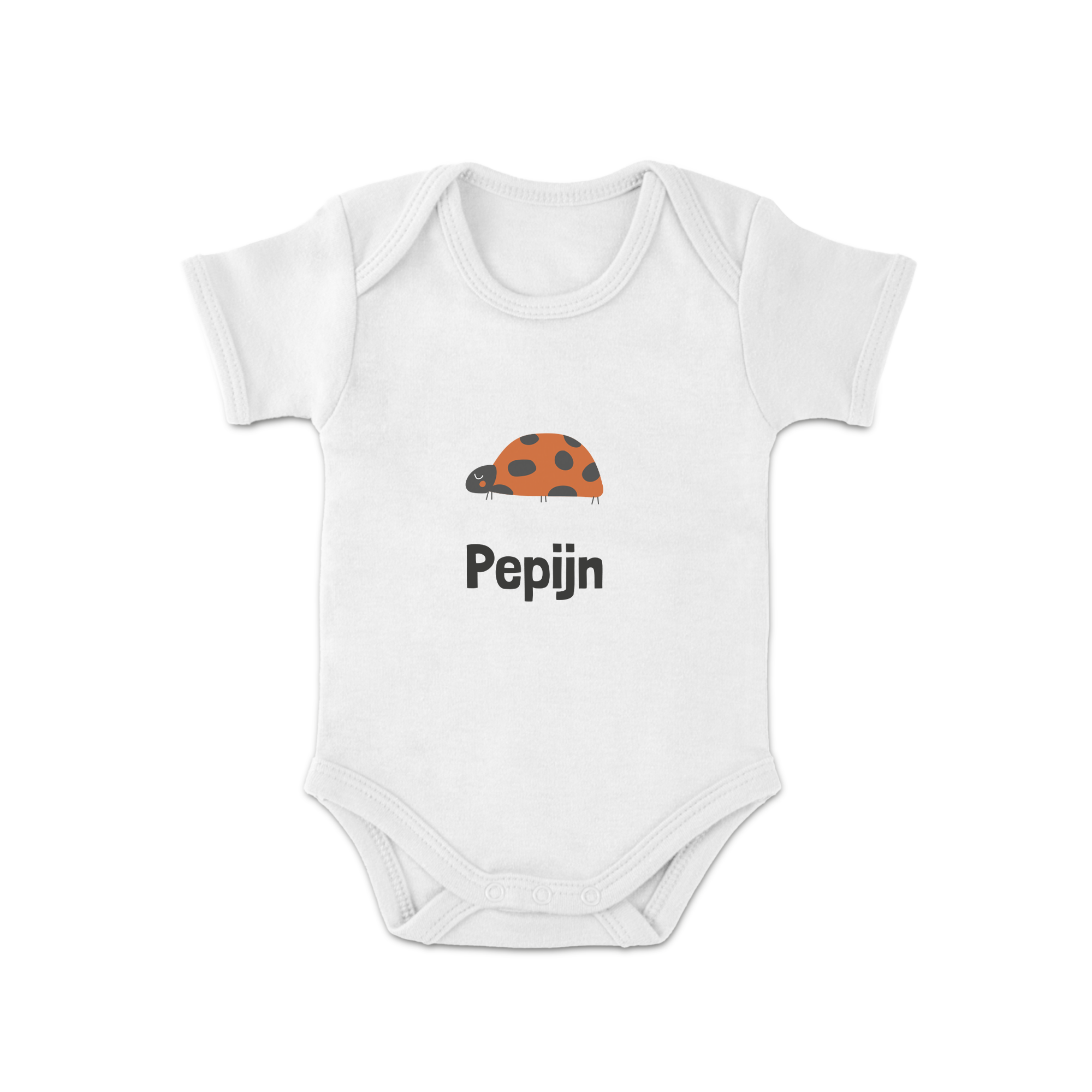 Wit rompertje met korte mouwen, bedrukt met een lieveheersbeestje en de naam Pepijn. Verras de kersverse ouders.