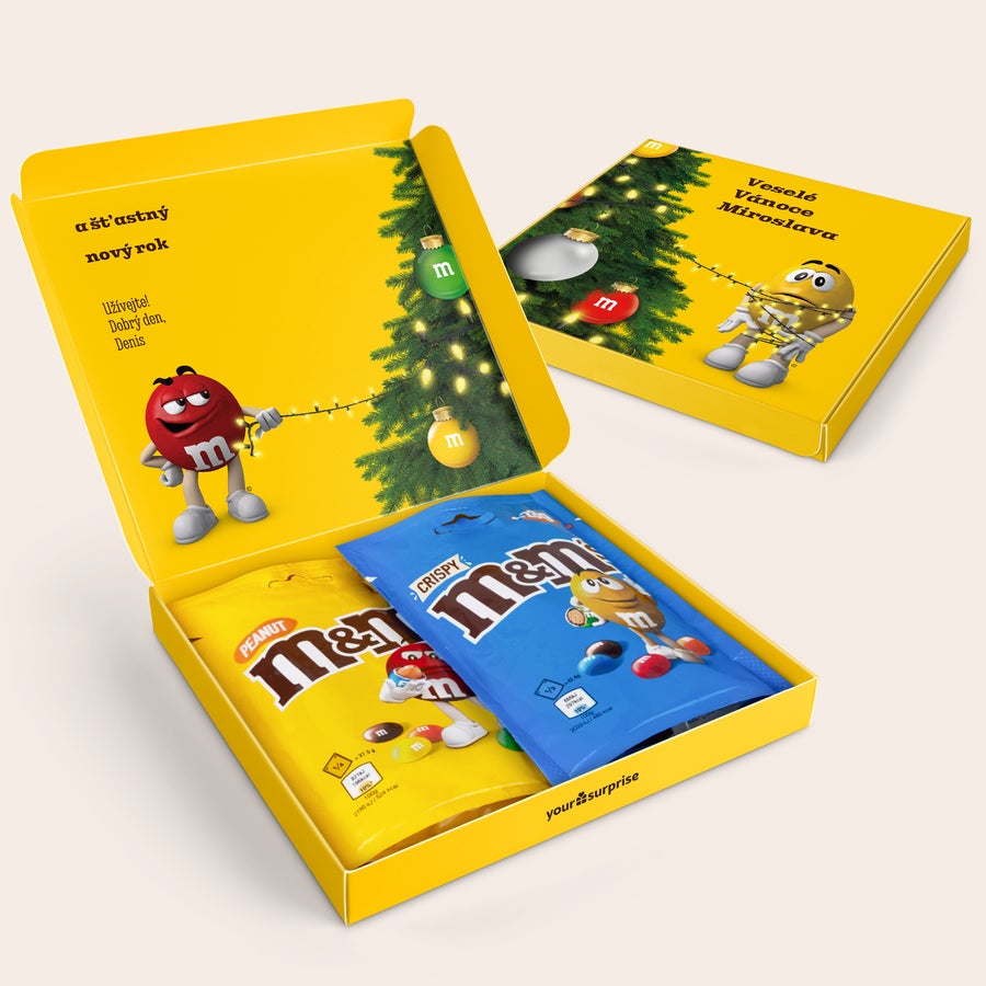 Personalizovaná M&M's dárková krabička Personalizovaná dárková krabička s čokoládou M&M's s potiskem vánočního motivu, jména Miroslava a Denis.