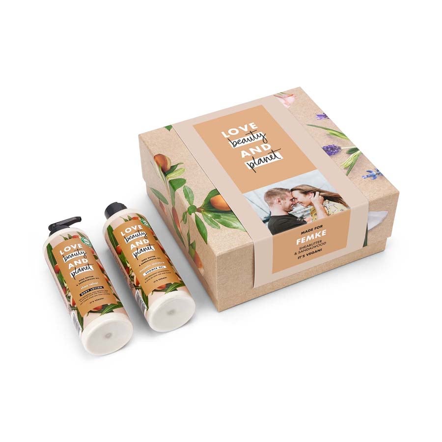 Love, Beauty & Planet geschenkset - Shea Butter & Sandalwood Oil