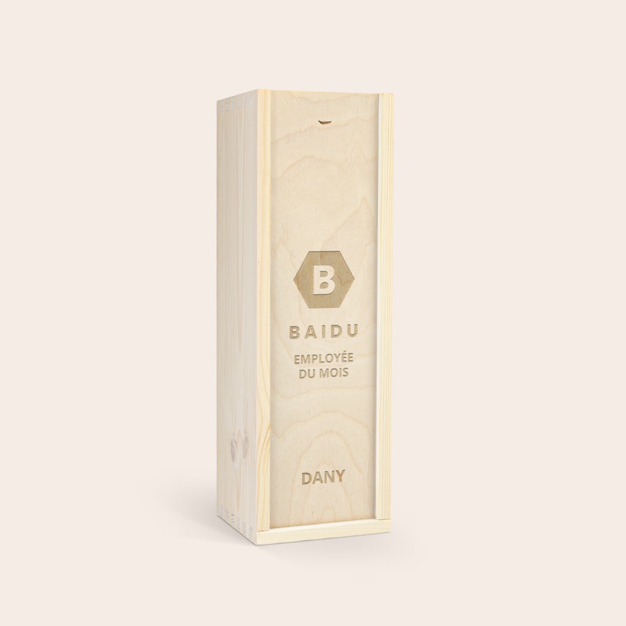 Coffret vin personnalisé - Oude Kaap - blanc Bouteille de vin blanc Oude Kaap dans un coffret en bois gravé avec BAIDU Employée du Mois DANY