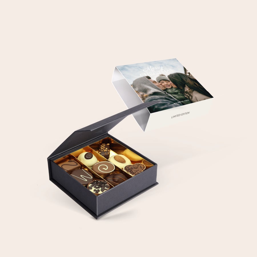 Confezione di Cioccolatini Natalizi - Praline Assortite Scatola di cioccolatini natalizi personalizzati con foto di famiglia, messaggio "Merry Christmas" e nastro