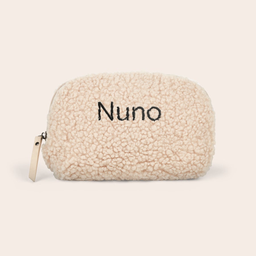 Nécessaire de pelúcia personalizada - Camel Bolsa de higiene de pelúcia macia cor creme bordada com o nome Nuno em preto