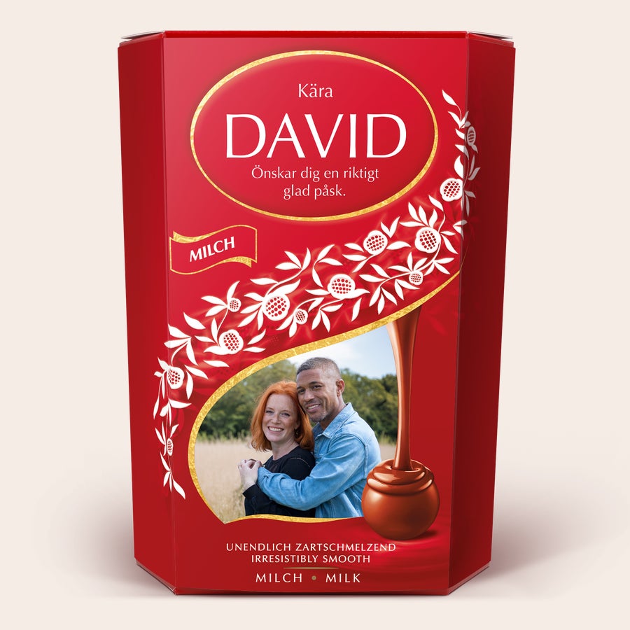 Lindt choklad presentförpackning En personlig Lindt chokladask för chokladälskare med namnet David och ett par, tryckt med ett foto och anpassad text