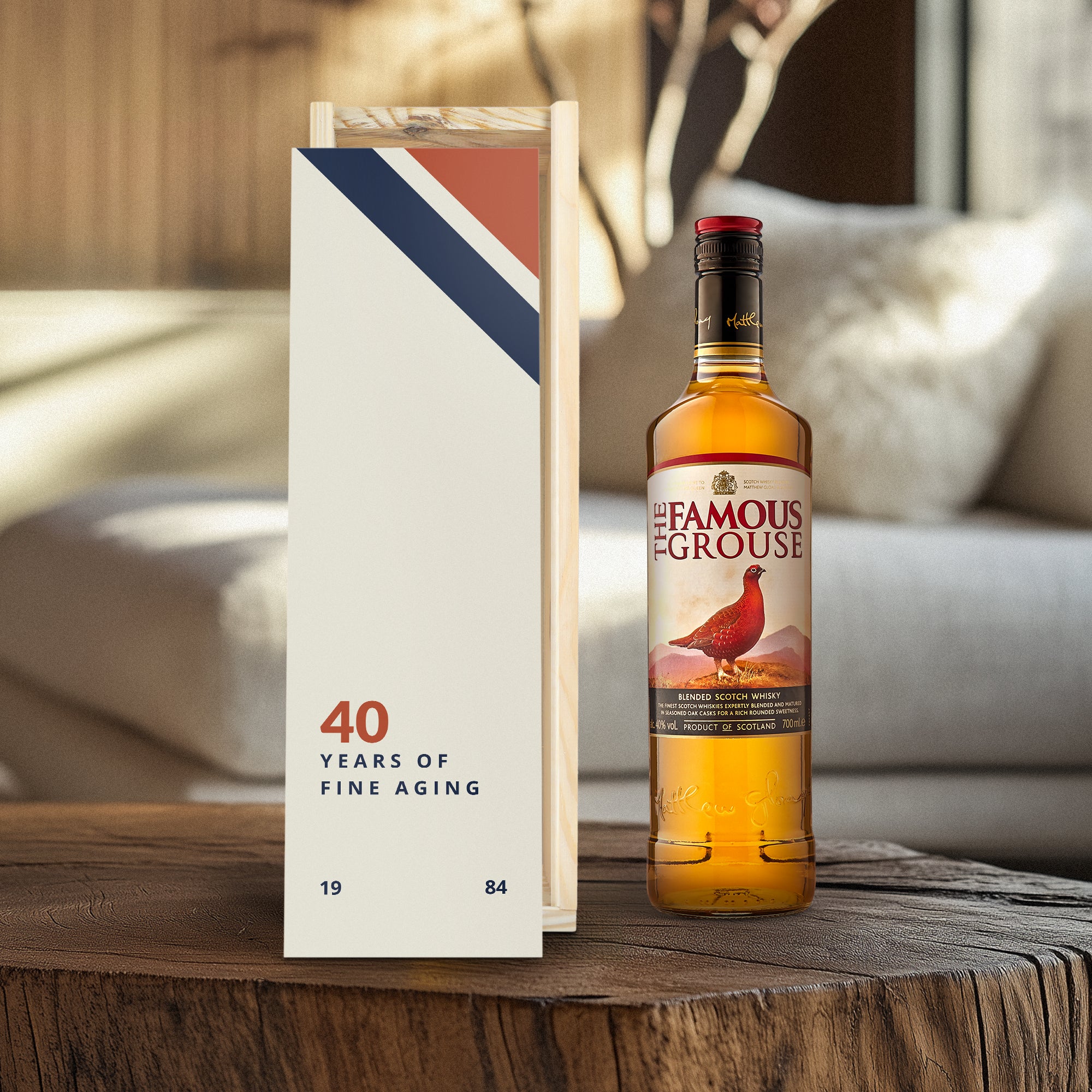 Whisky in bedrukte kist The Famous Grouse