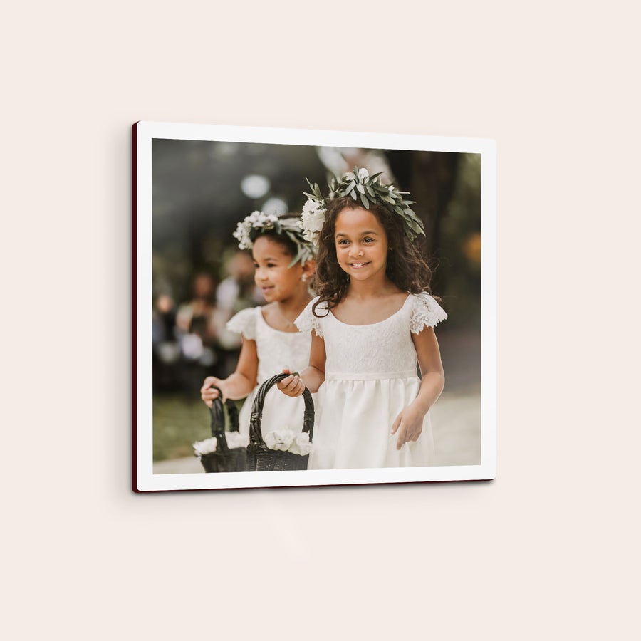 Panneaux muraux géométriques personnalisés Panneau d'art mural en bois personnalisé avec photo de deux petites filles souriantes en blanc portant des paniers