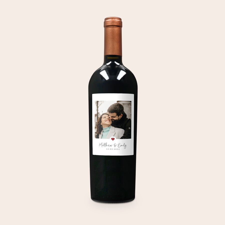 Vino personalizado Salentein Primus Malbec Botella de Salentein Primus Malbec personalizada con una foto de pareja y los nombres Matthew y Emily, impresa en la etiqueta, ¡un regalo delicioso!
