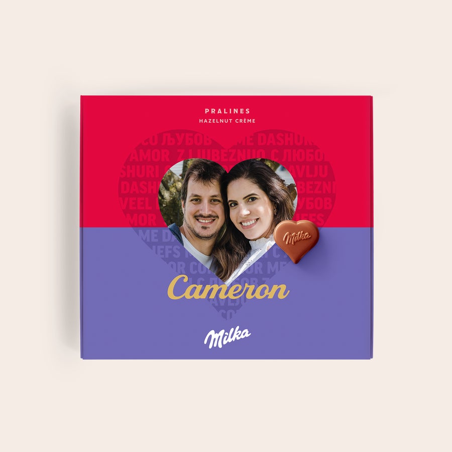 Pralinés de Milka Amor Caja de chocolates Milka personalizada con foto de pareja, "Cameron" impreso y un corazón Milka para decir te quiero.