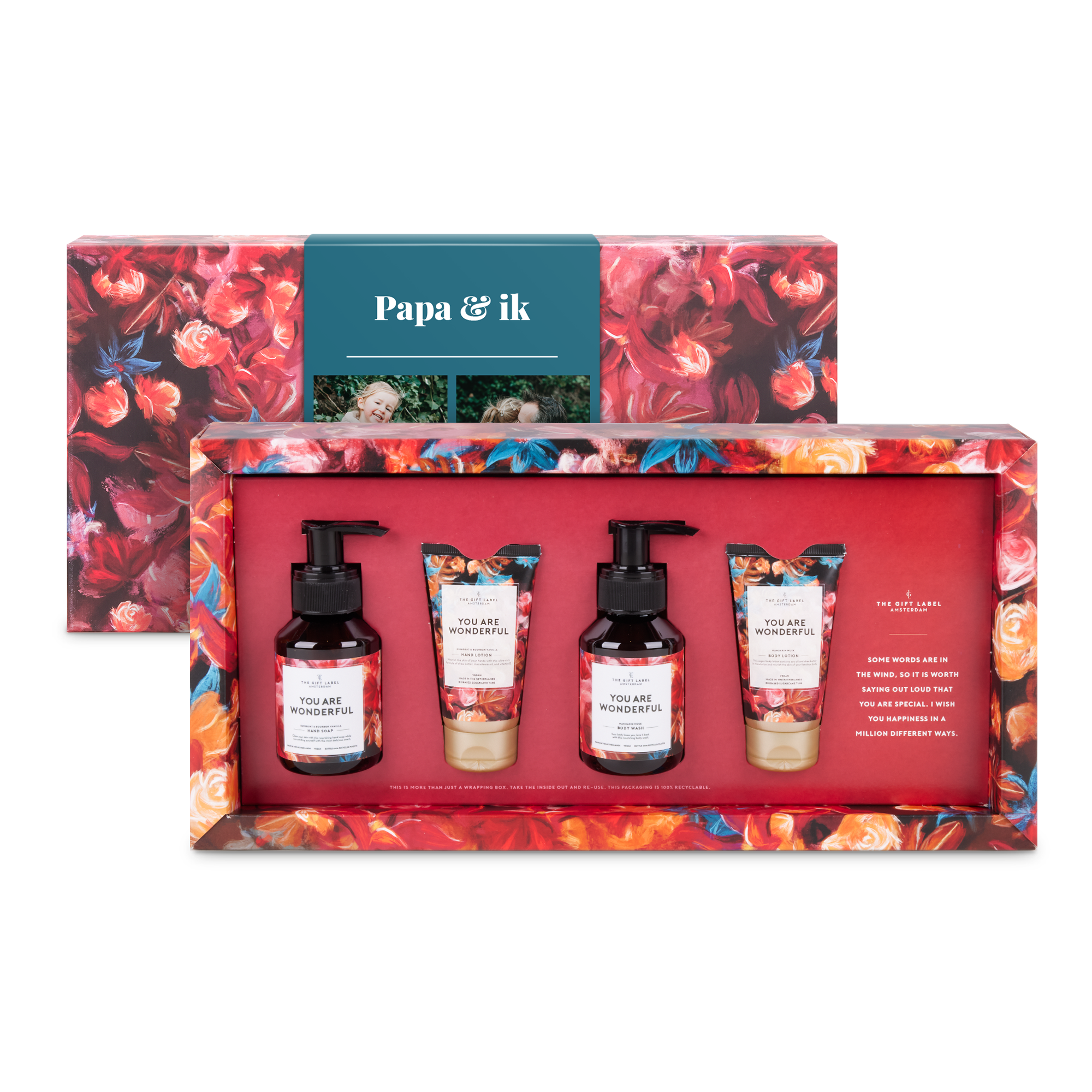 Luxe verzorgingspakket met persoonlijke sleeve 'Papa & ik' met foto's en gedrukt bloemendesign om je in een thuisspa te wanen