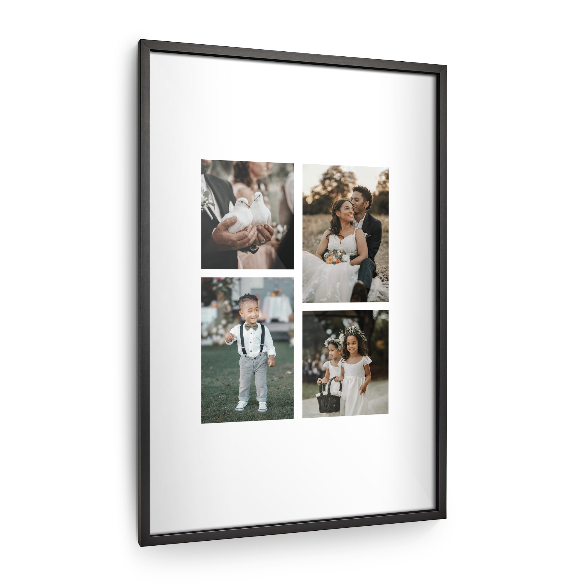 Obraz v dřevěném rámu s potiskem čtyř personalizovaných fotografií rodinných vzpomínek.