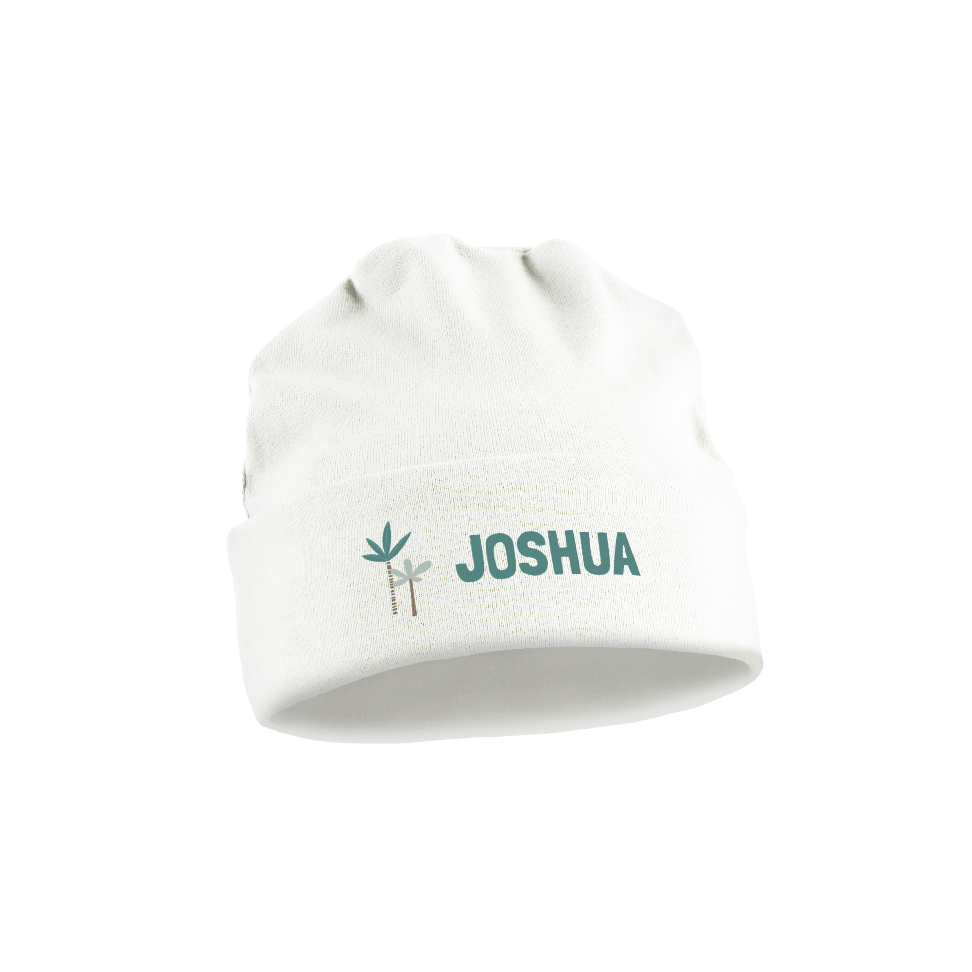 Wit bedrukt babymutsje met de naam Joshua en een groen palmboomdesign, te personaliseren.