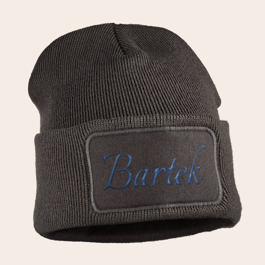 Haftowany czapka Ciemnoszara czapka beanie z wyhaftowanym imieniem Bartek w niebieskim kolorze, trzymaj małe uszy ciepłe